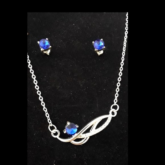 NEW Blue Rhinestone Necklace Ear Stud Set - Picture 2 of 3